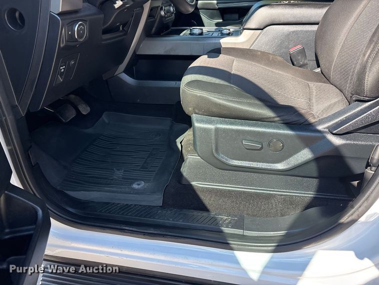 image for item ER3328 2020 Ford Expedition XLT SUV