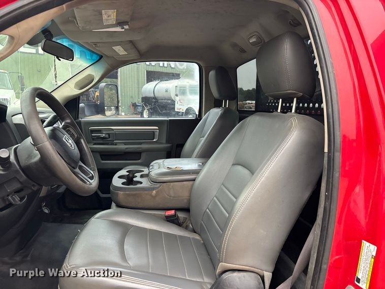 image for item ER3376 2014 RAM 3500 utility bed pickup truck