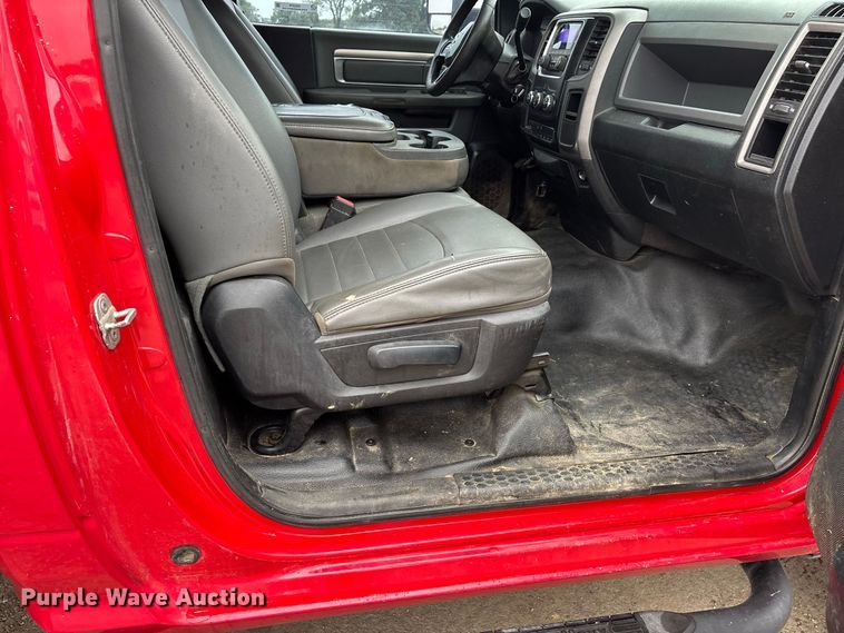 image for item ER3376 2014 RAM 3500 utility bed pickup truck