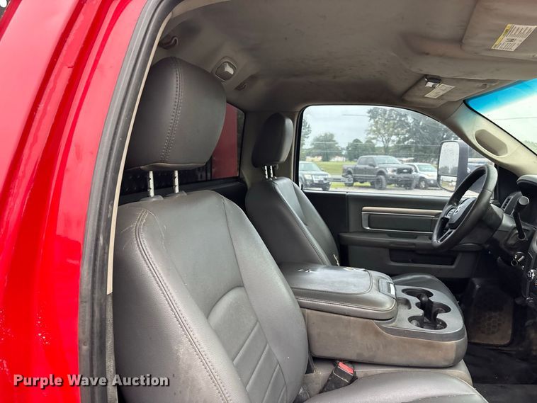image for item ER3376 2014 RAM 3500 utility bed pickup truck