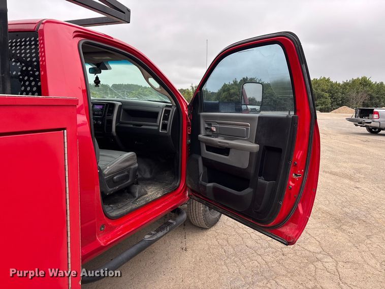 image for item ER3376 2014 RAM 3500 utility bed pickup truck