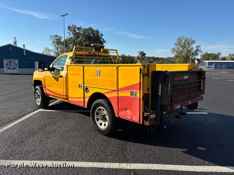 image for item ER3438 2015 Chevrolet Silverado 3500HD utility bed pickup truck