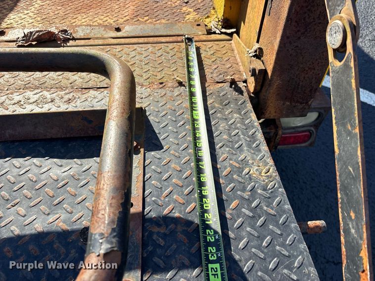image for item ER3438 2015 Chevrolet Silverado 3500HD utility bed pickup truck