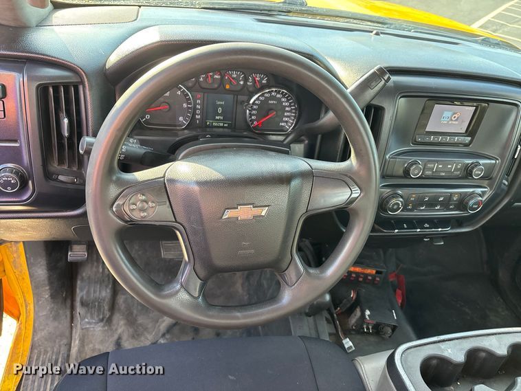 image for item ER3438 2015 Chevrolet Silverado 3500HD utility bed pickup truck