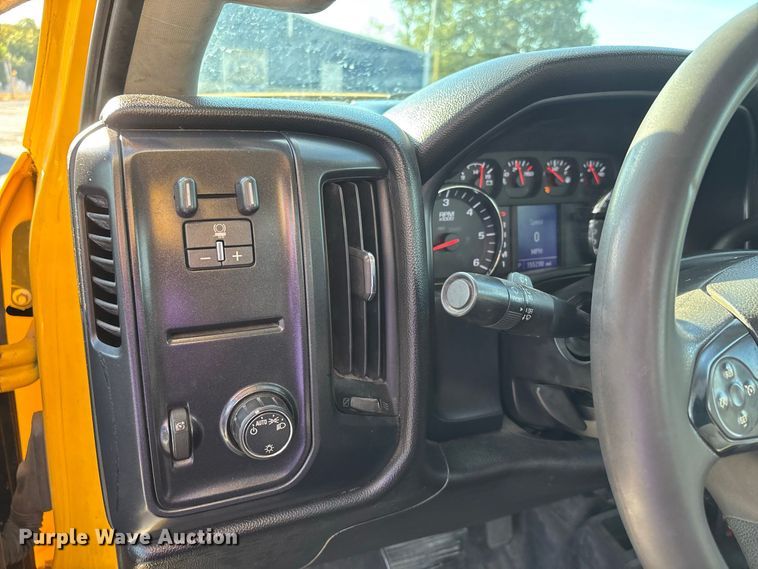 image for item ER3438 2015 Chevrolet Silverado 3500HD utility bed pickup truck