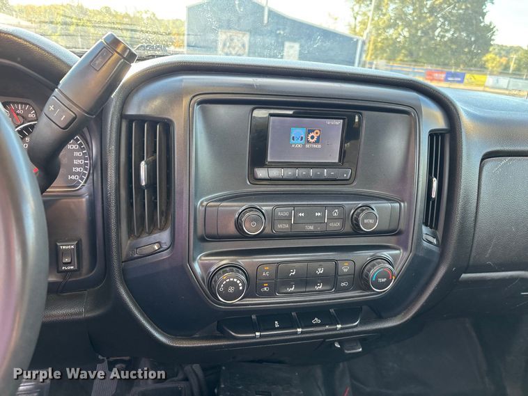 image for item ER3438 2015 Chevrolet Silverado 3500HD utility bed pickup truck