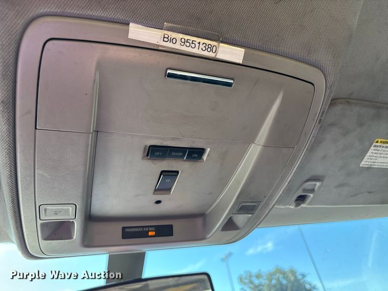 image for item ER3438 2015 Chevrolet Silverado 3500HD utility bed pickup truck