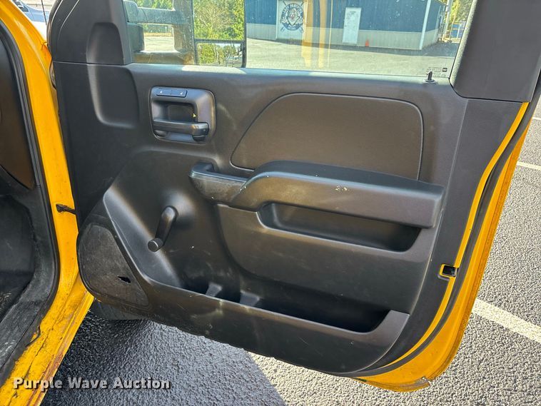 image for item ER3438 2015 Chevrolet Silverado 3500HD utility bed pickup truck