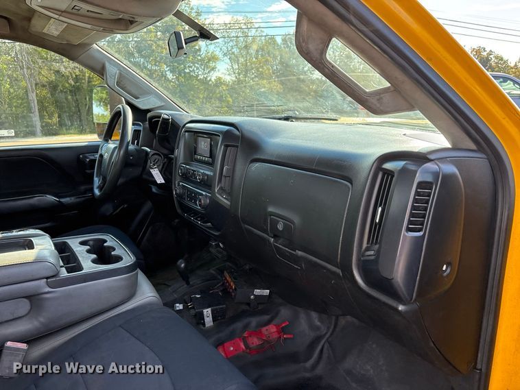 image for item ER3438 2015 Chevrolet Silverado 3500HD utility bed pickup truck
