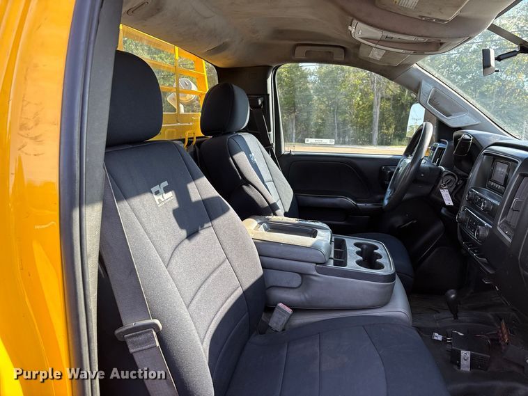 image for item ER3438 2015 Chevrolet Silverado 3500HD utility bed pickup truck