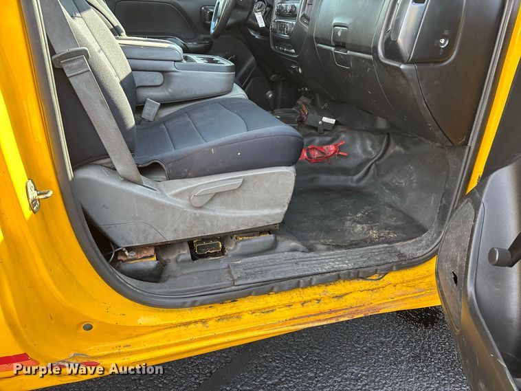 image for item ER3438 2015 Chevrolet Silverado 3500HD utility bed pickup truck