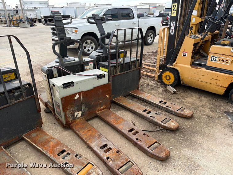 image for item ES1108 (2) Crown pallet jacks