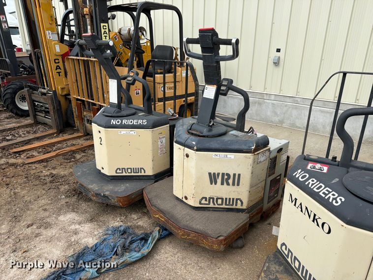 image for item ES1108 (2) Crown pallet jacks