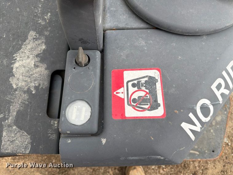 image for item ES1108 (2) Crown pallet jacks