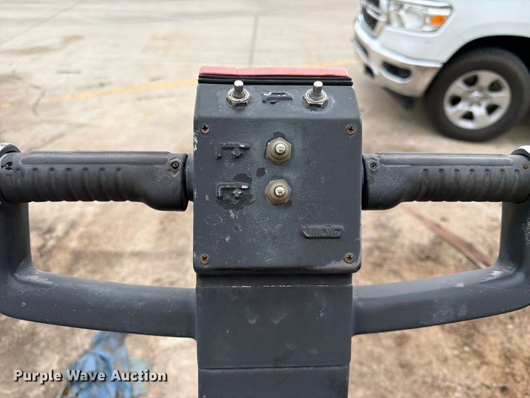 image for item ES1108 (2) Crown pallet jacks