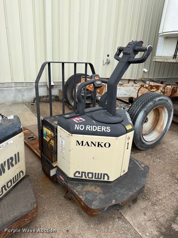 image for item ES1109 (2) Crown pallet jacks