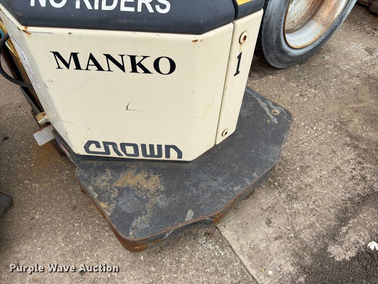 image for item ES1109 (2) Crown pallet jacks