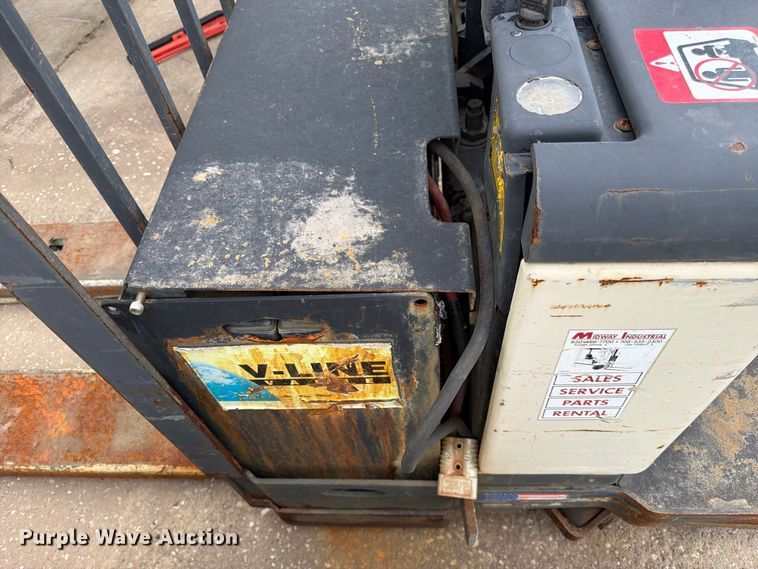 image for item ES1109 (2) Crown pallet jacks