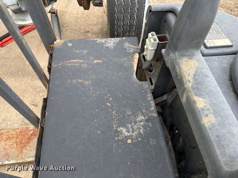 image for item ES1109 (2) Crown pallet jacks