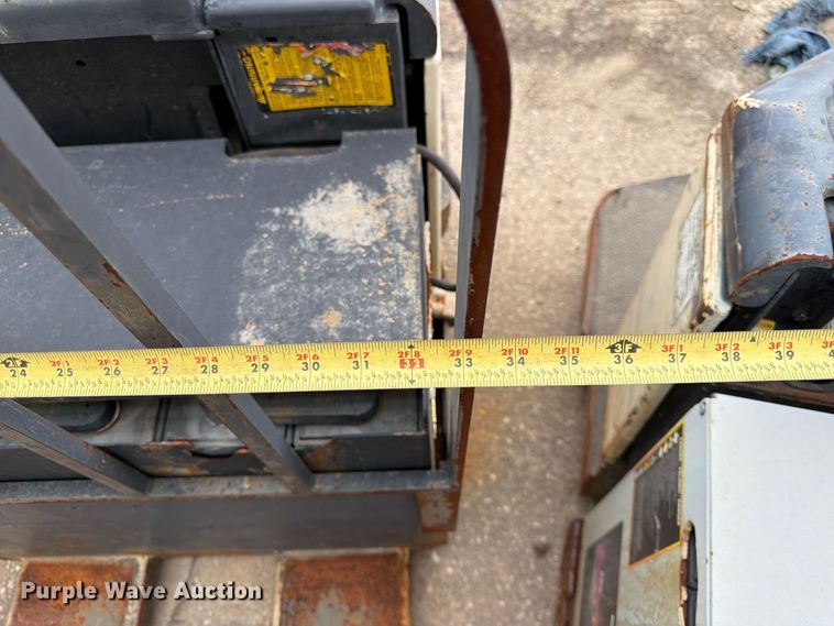image for item ES1109 (2) Crown pallet jacks