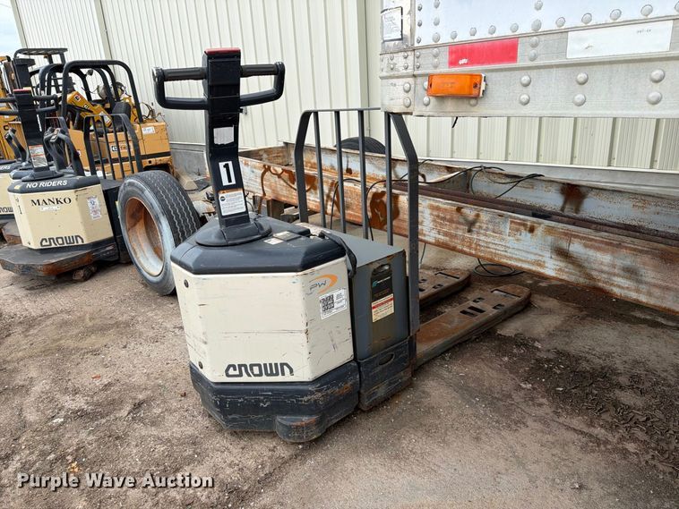 image for item ES1109 (2) Crown pallet jacks