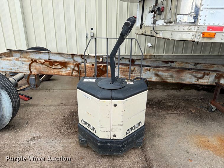 image for item ES1109 (2) Crown pallet jacks