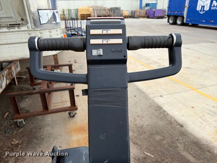 image for item ES1109 (2) Crown pallet jacks