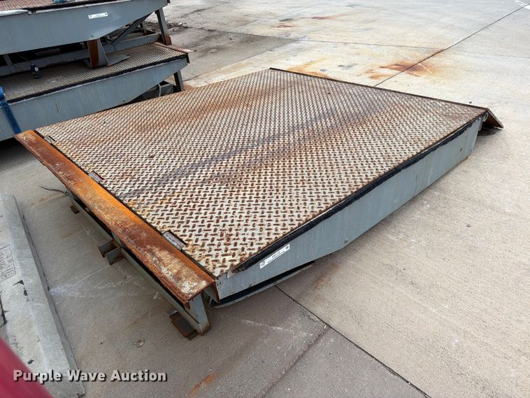 Dock leveler