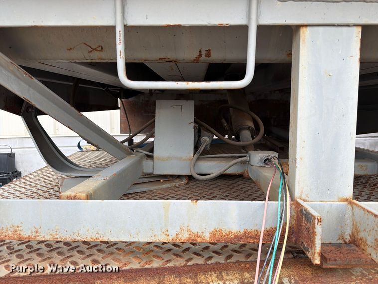 image for item ES1111 (2) dock levelers