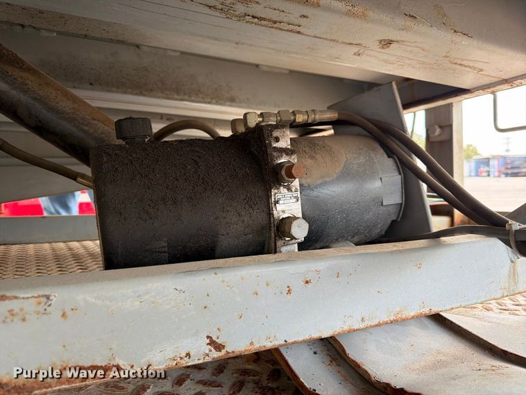 image for item ES1111 (2) dock levelers