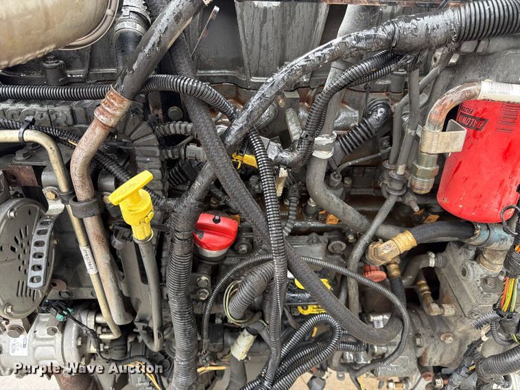 image for item ES1156 2013 Paccar CPCRH12.9M01 engine