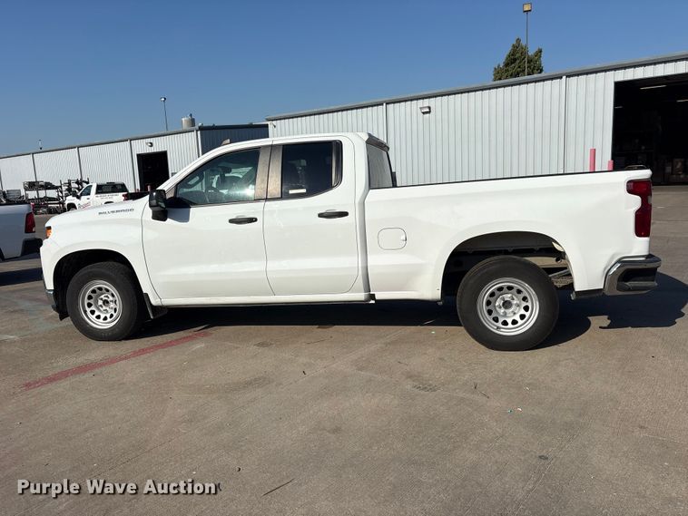 image for item ES8145 2021 Chevrolet Silverado 1500 Crew Cab pickup truck