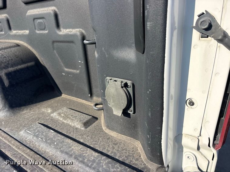 image for item ES8145 2021 Chevrolet Silverado 1500 Crew Cab pickup truck