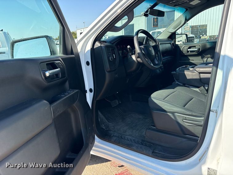 image for item ES8145 2021 Chevrolet Silverado 1500 Crew Cab pickup truck