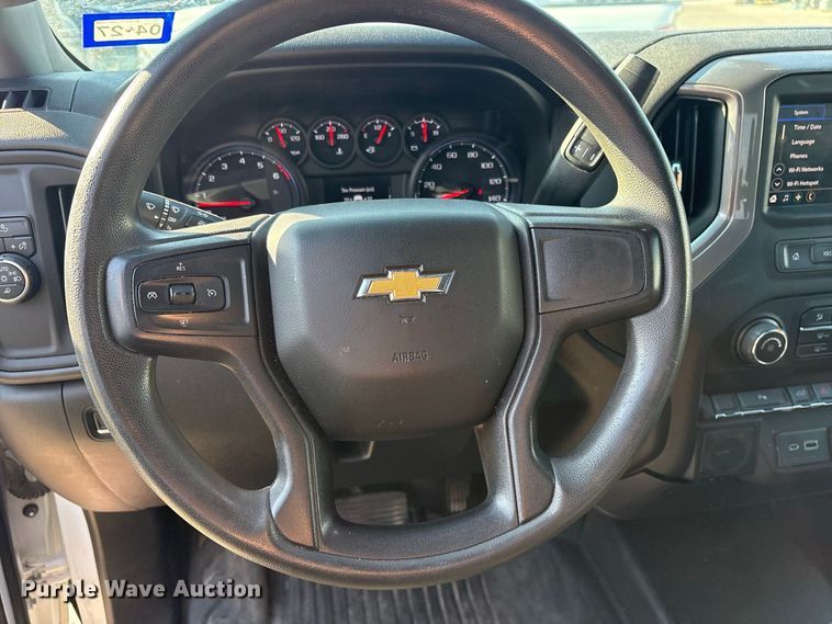 image for item ES8145 2021 Chevrolet Silverado 1500 Crew Cab pickup truck