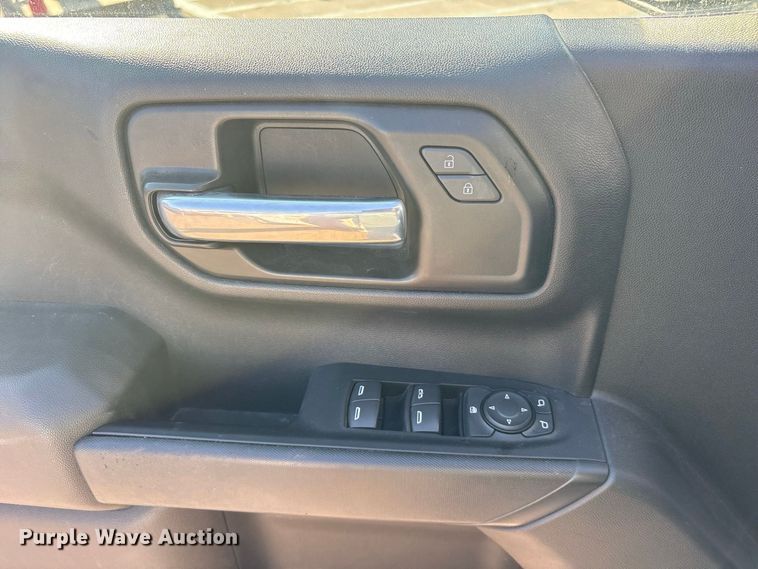 image for item ES8145 2021 Chevrolet Silverado 1500 Crew Cab pickup truck