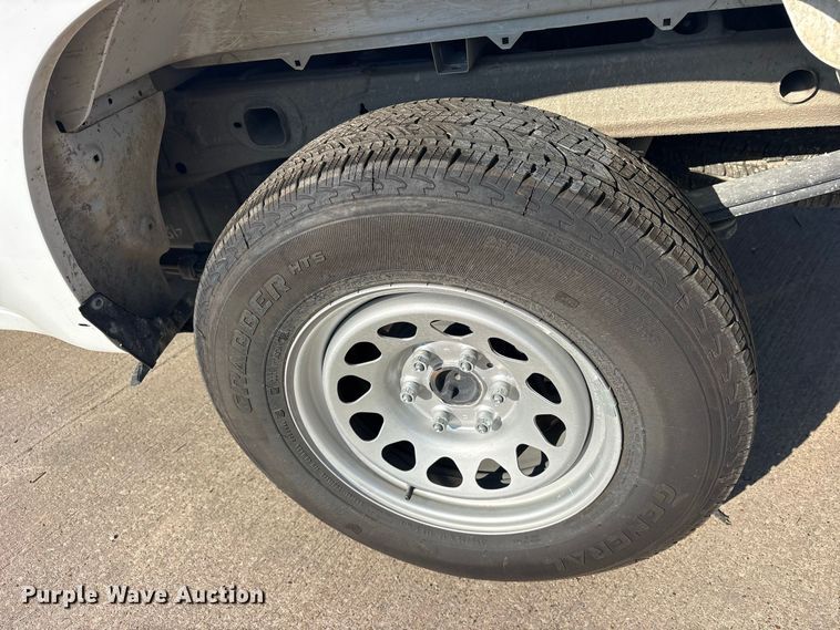 image for item ES8145 2021 Chevrolet Silverado 1500 Crew Cab pickup truck