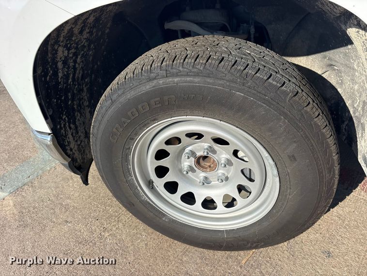image for item ES8145 2021 Chevrolet Silverado 1500 Crew Cab pickup truck
