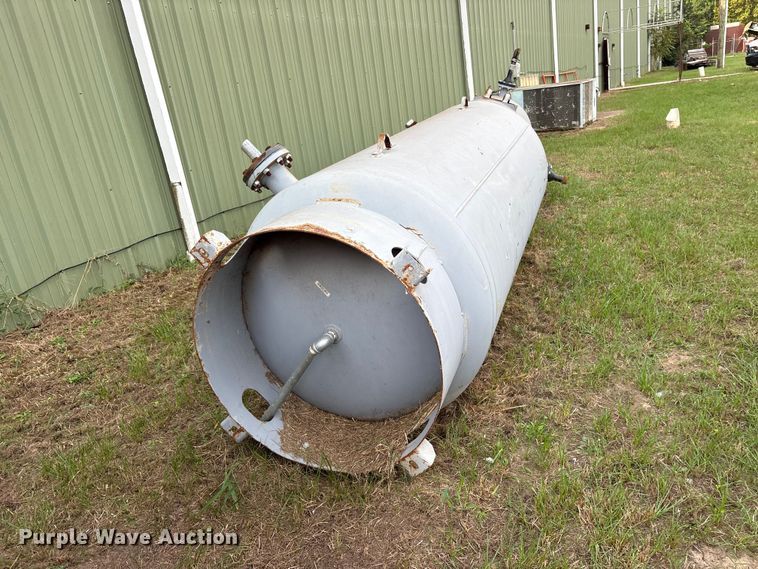 image for item ES8196 (2) air tanks