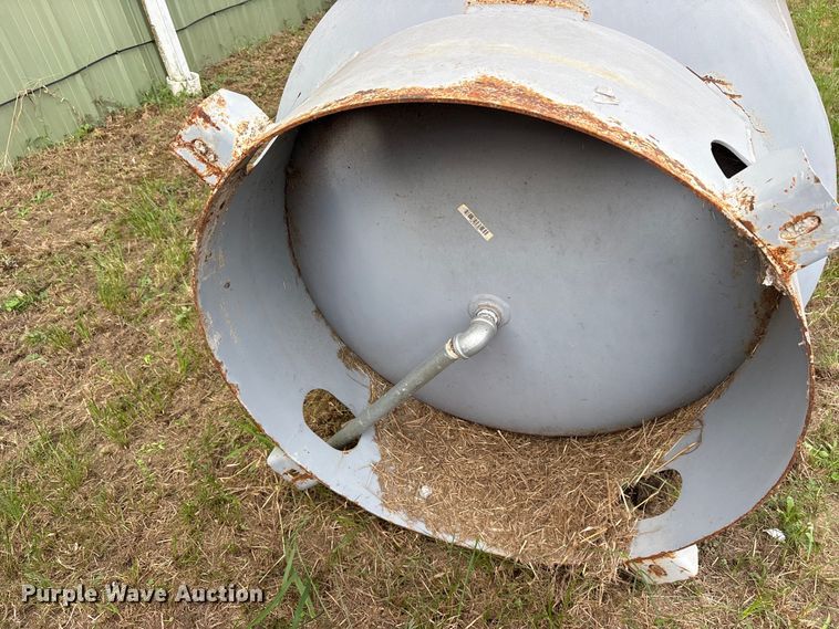image for item ES8196 (2) air tanks