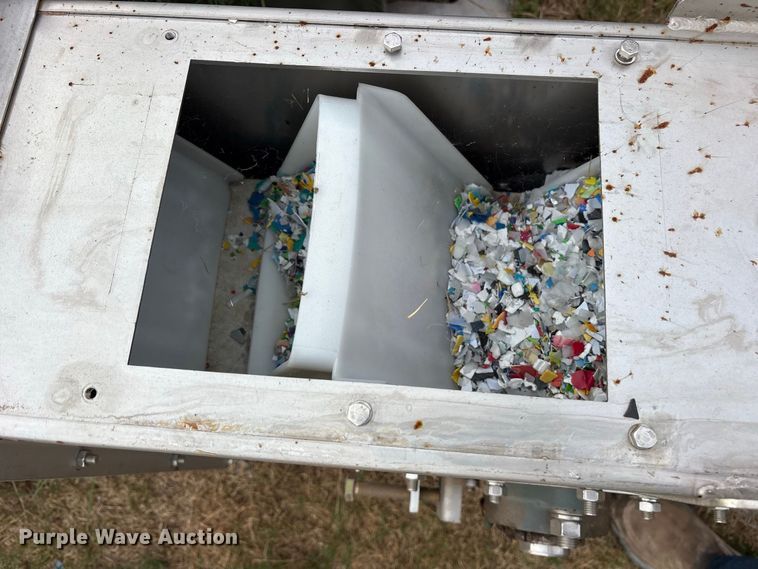 image for item ES8198 (3) elevator bucket conveyors
