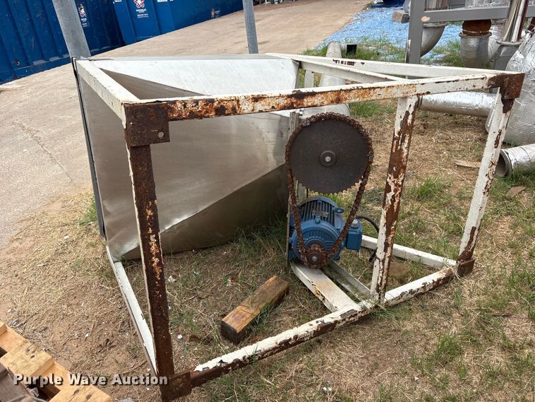 image for item ES8204 WEG infeed conveyor