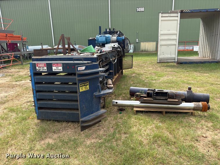 image for item ES8207 Wood chip baler