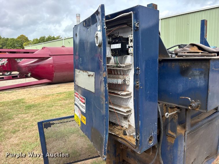 image for item ES8207 Wood chip baler