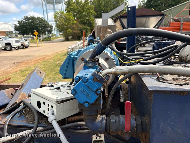 image for item ES8207 Wood chip baler