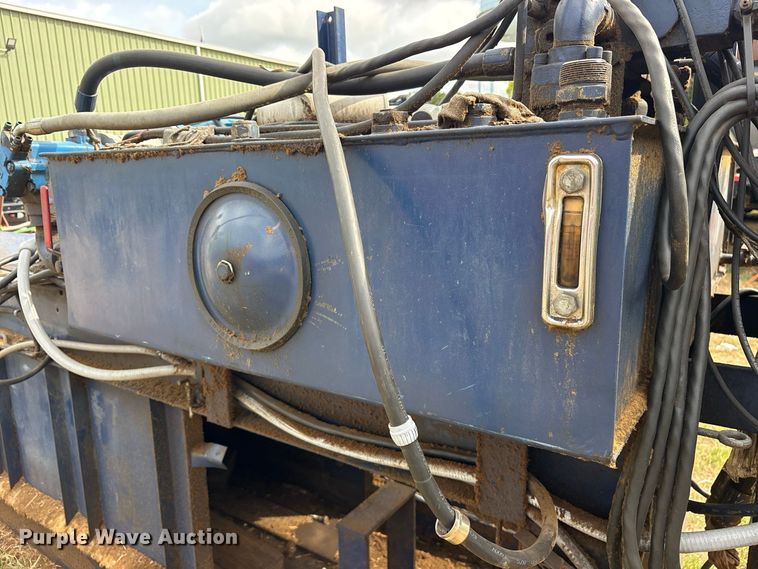 image for item ES8207 Wood chip baler