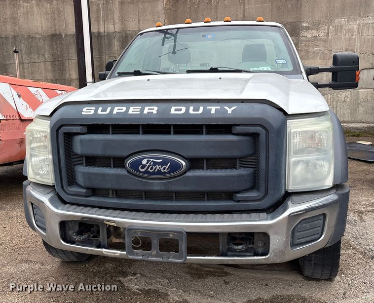 image for item ET7363 2014 Ford F550 truck cab and chassis