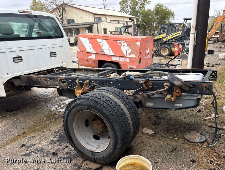 image for item ET7363 2014 Ford F550 truck cab and chassis