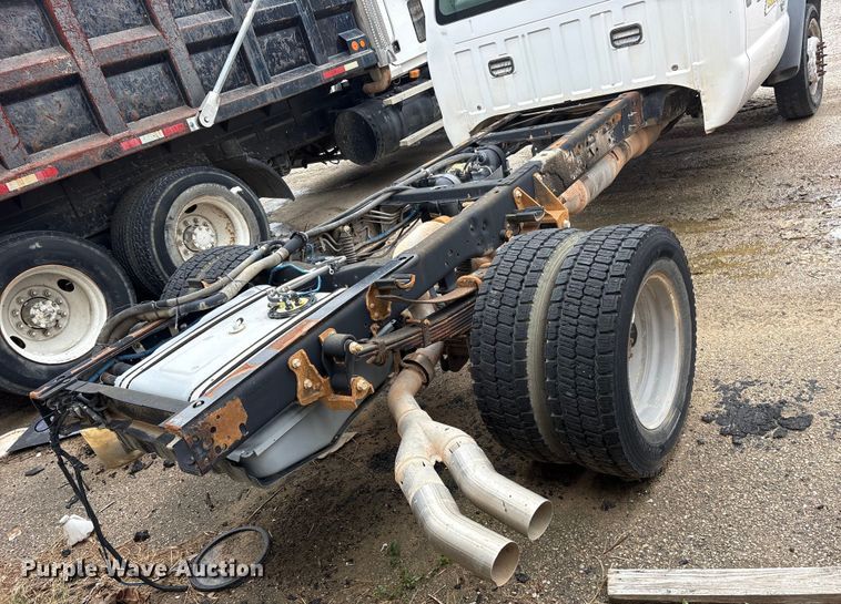 image for item ET7363 2014 Ford F550 truck cab and chassis