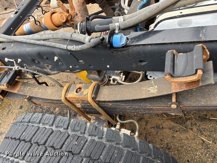 image for item ET7363 2014 Ford F550 truck cab and chassis